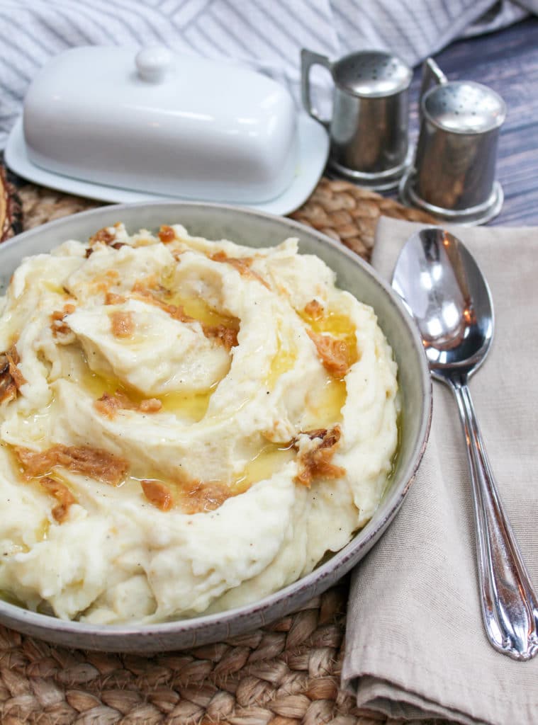 mashed potatoes in a bowl