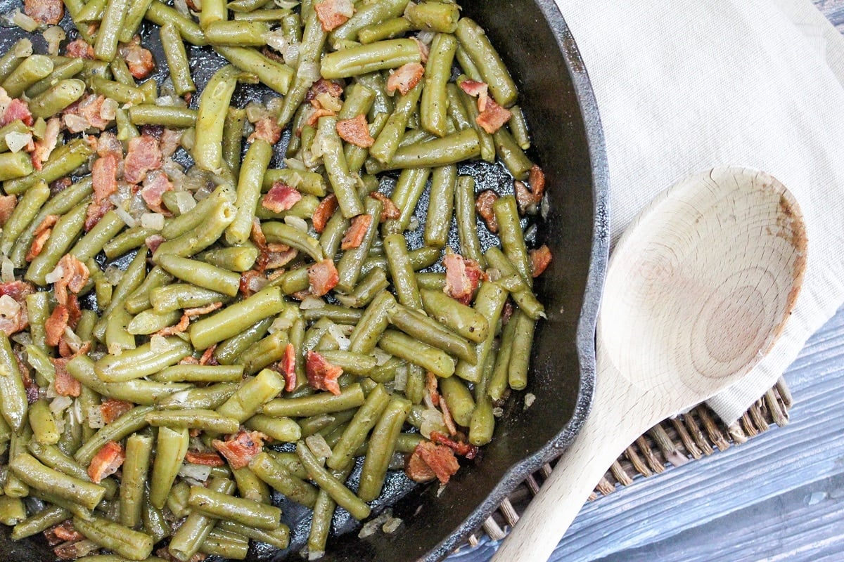 texas green beans in a skillet