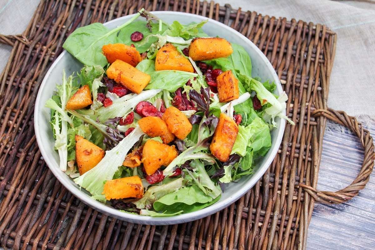 salad with squash and cranberries
