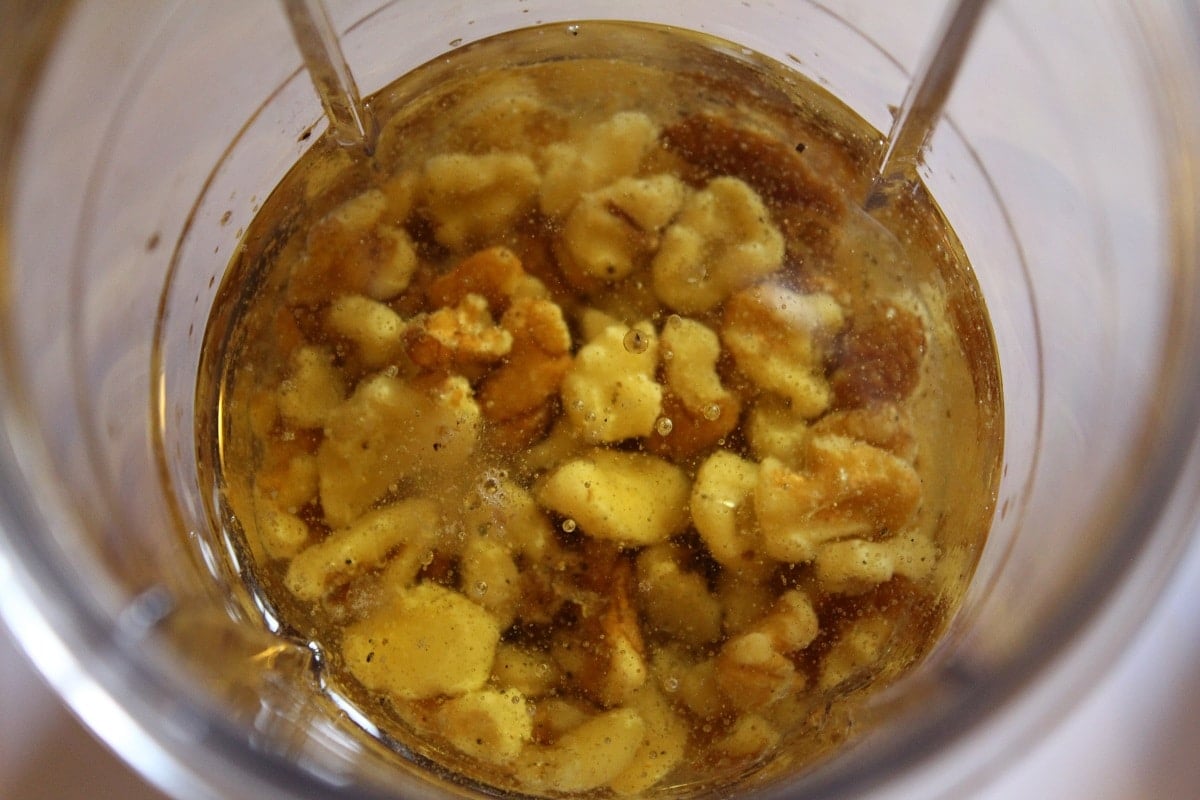 maple walnut dressing preparation