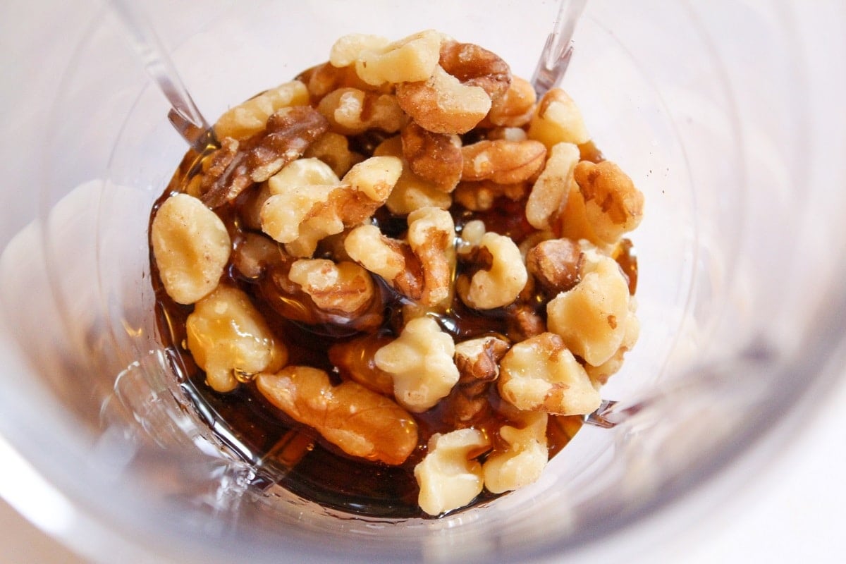 maple walnut dressing preparation