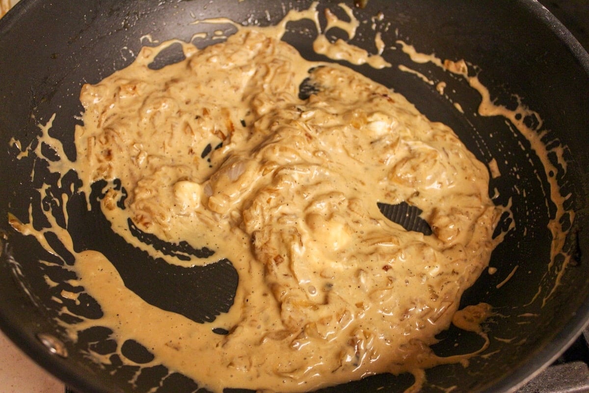 cooking onions in creamy sauce