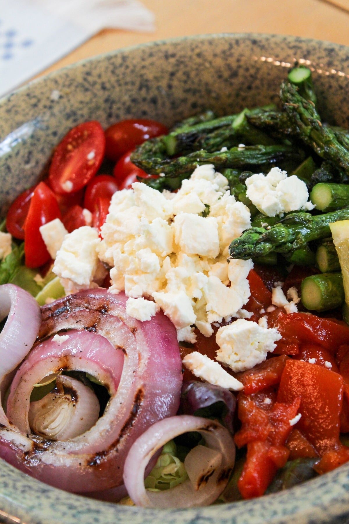 asparagus salad with toppings