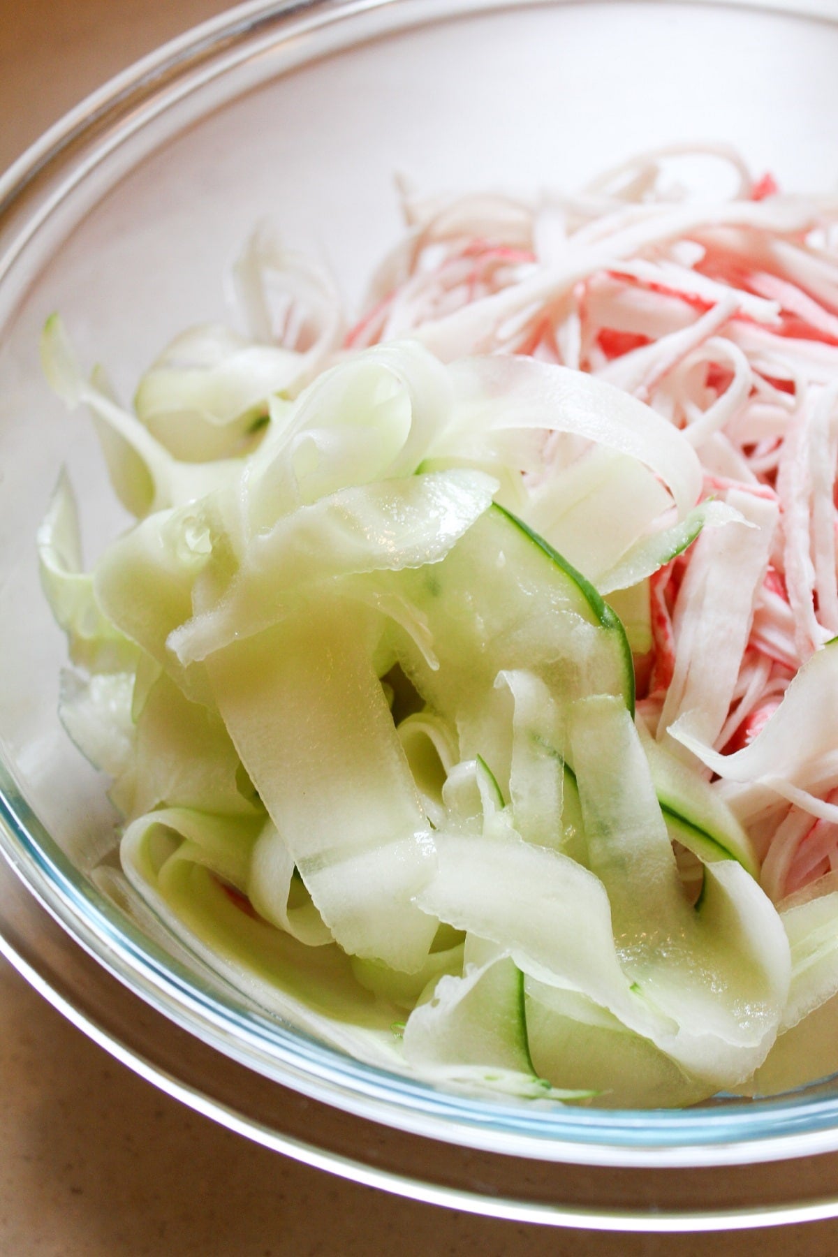 sliced cucumber in bowl